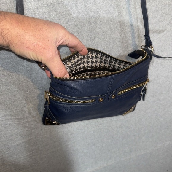 Cesca Blue Crossbody Small to‎ Medium Purse - Picture 2 of 9